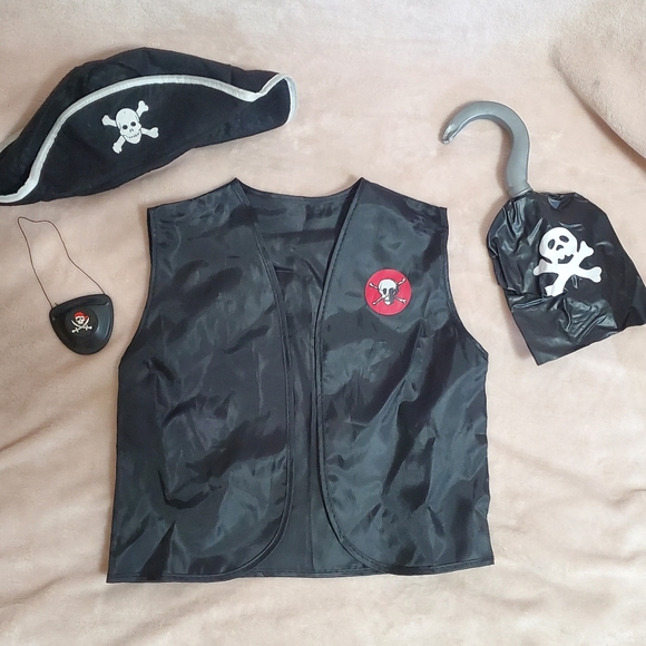 Pirate Costume Sz 4/5, 4 Pieces Very Good Condition - Picture 1 of 13